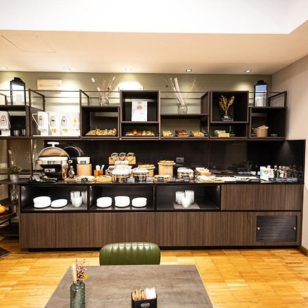 Hotel Cavour By Lvg Hotel Collection Novara Esterno foto