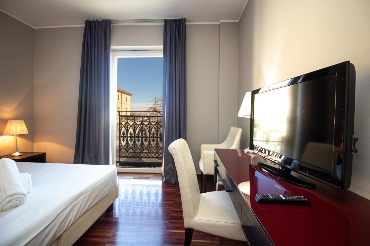 Hotel Cavour By Lvg Hotel Collection Novara Esterno foto