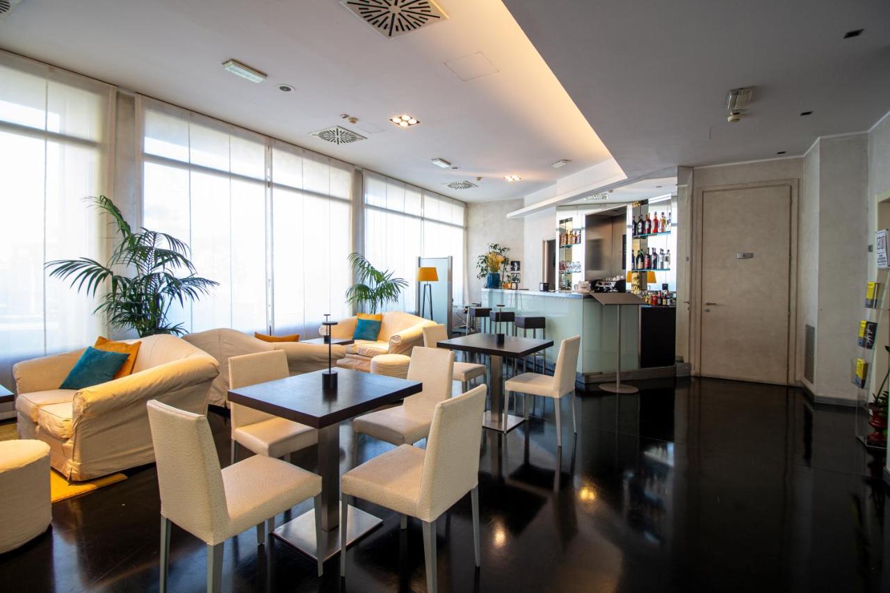 Hotel Cavour By Lvg Hotel Collection Novara Esterno foto