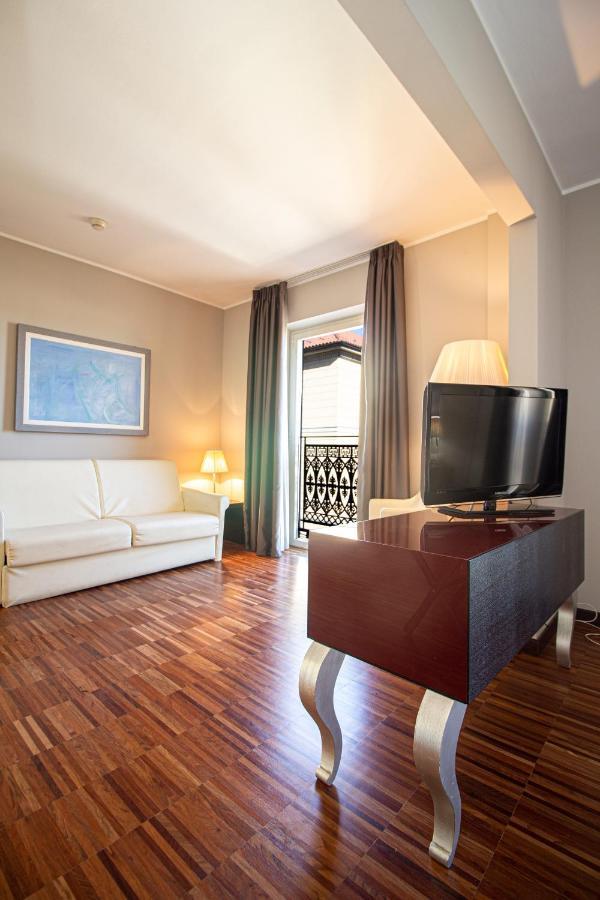Hotel Cavour By Lvg Hotel Collection Novara Esterno foto