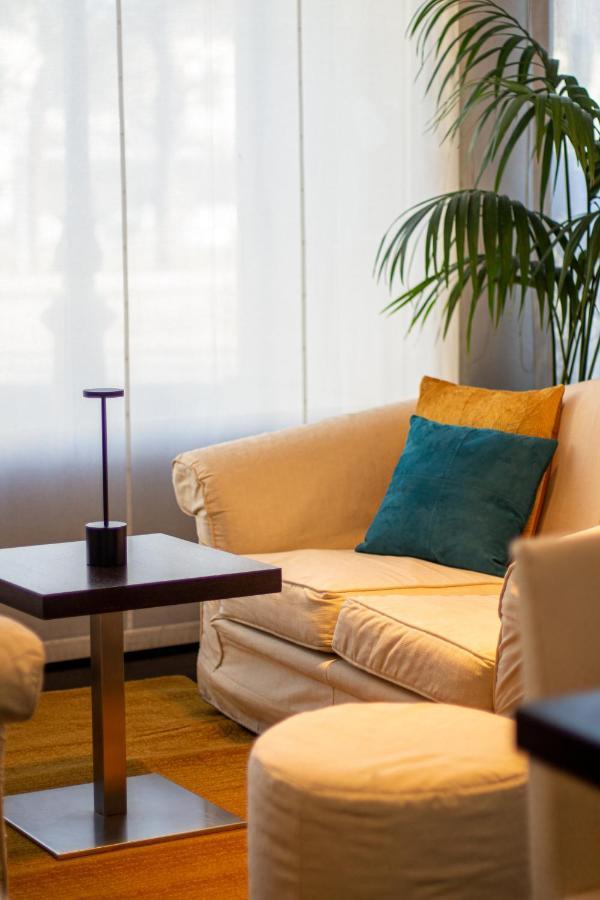 Hotel Cavour By Lvg Hotel Collection Novara Esterno foto