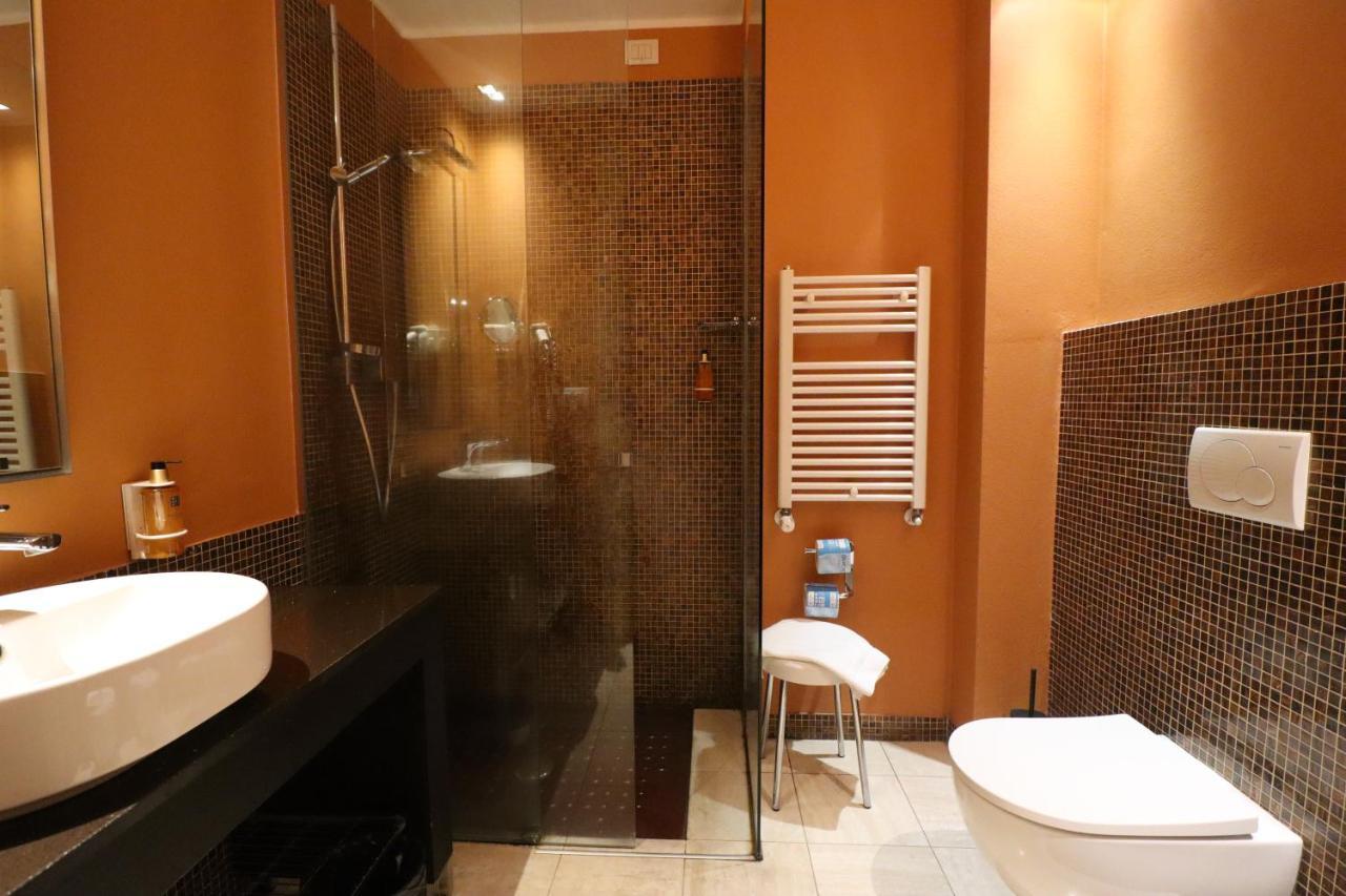Hotel Cavour By Lvg Hotel Collection Novara Esterno foto